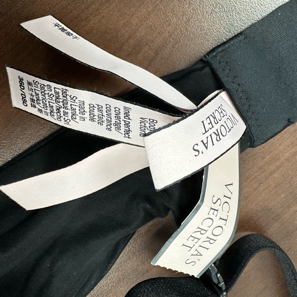 Body by Victoria’s Secret Full Coverage Bra size 36D - Picture 8 of 8